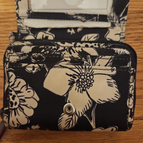 VERA BRADLEY Crossbody & Wallet - Picture 12 of 16
